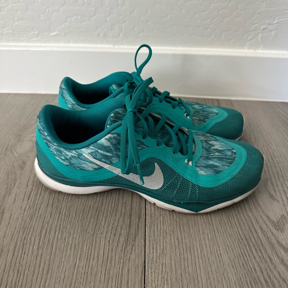 Nike Women's Teal Athletic Shoes